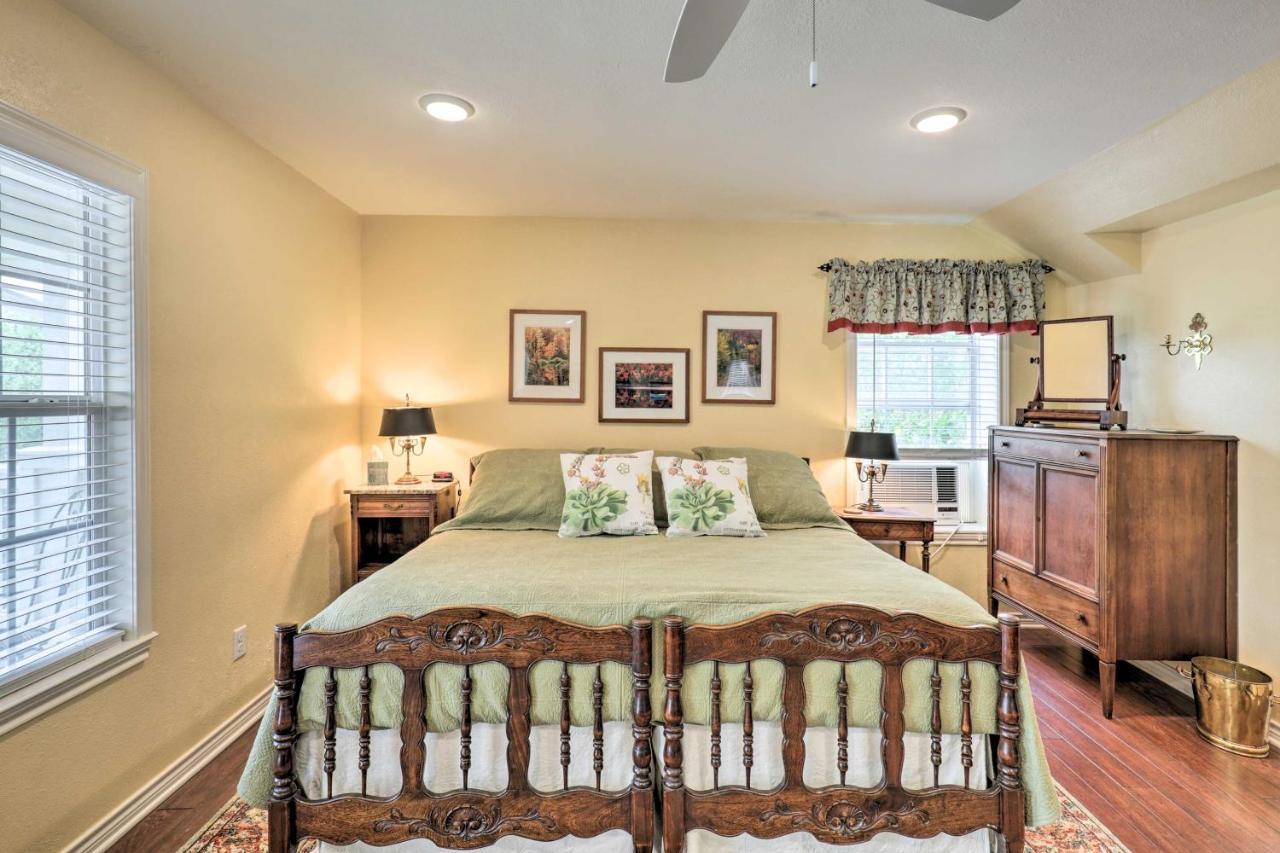Studio In College Station With Expansive Deck! Exterior photo