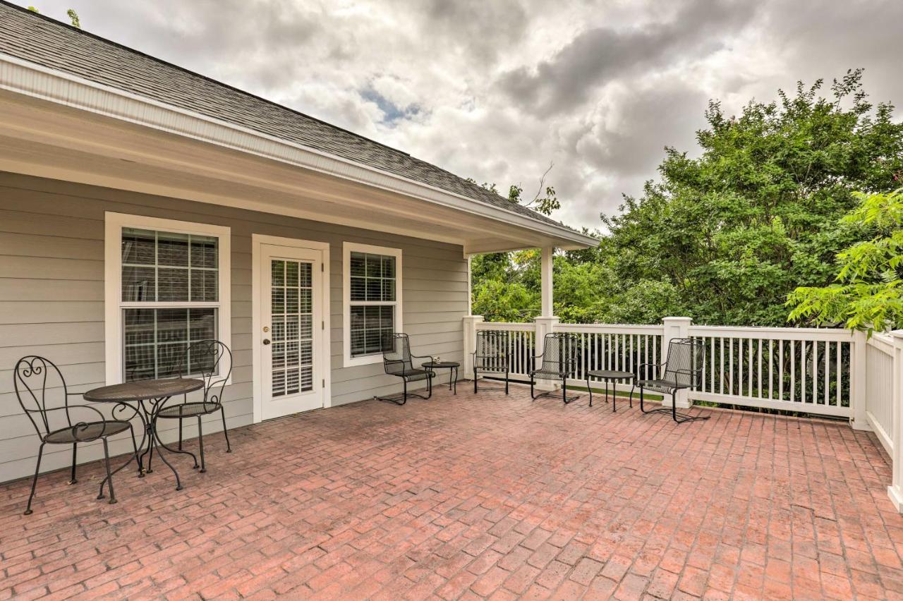 Studio In College Station With Expansive Deck! Exterior photo